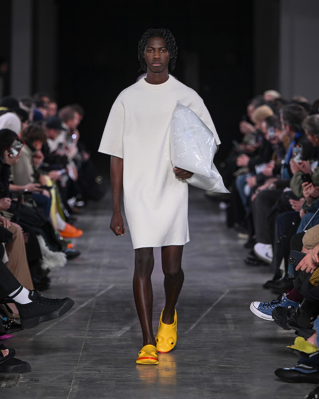 JW Anderson x Wellipets Frog Clogs on the Milan runway